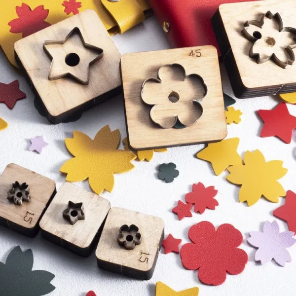 Steel-rule leather cutting die set in a wooden block